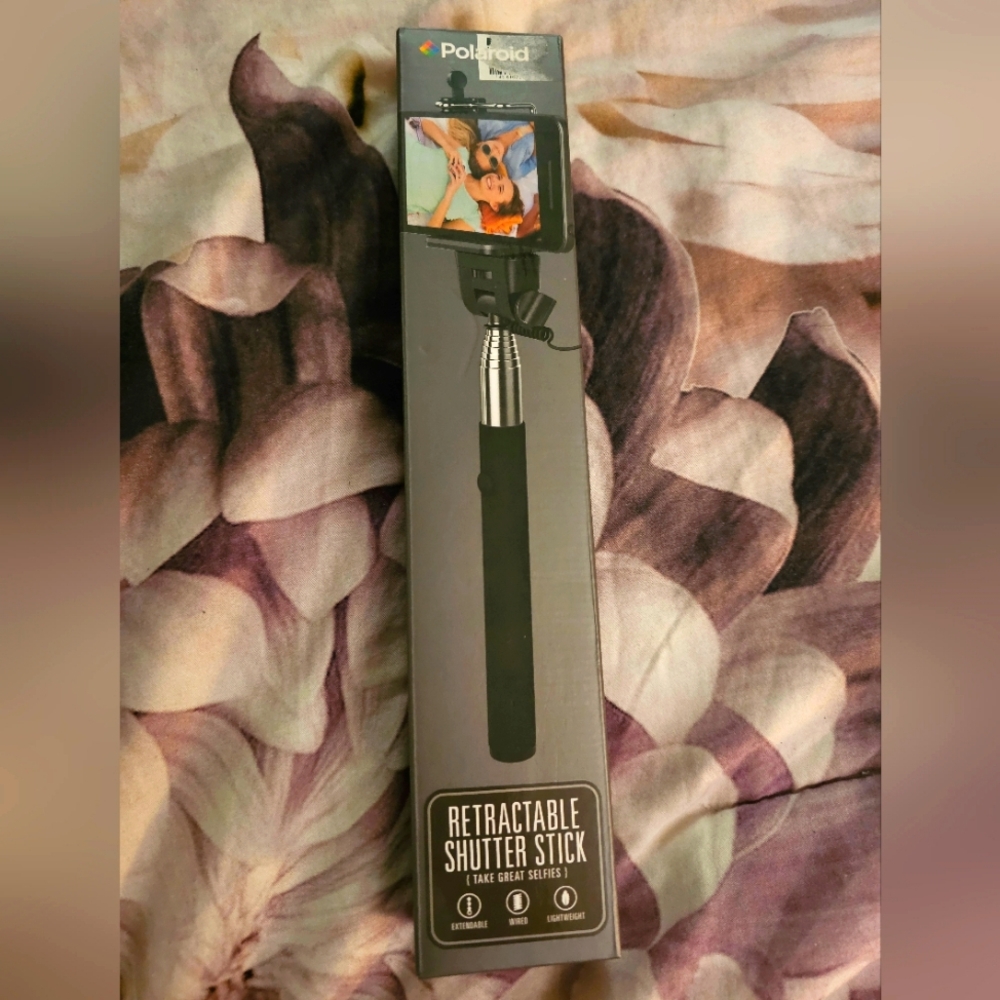 Polaroid Retractable Shutter Stick NWOT